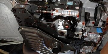 Có cần thiết phải sục rửa hộp số ô tô không?