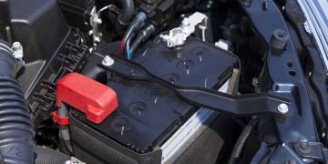 Hướng dẫn phản ứng khi đèn cảnh báo ắc quy bật sáng