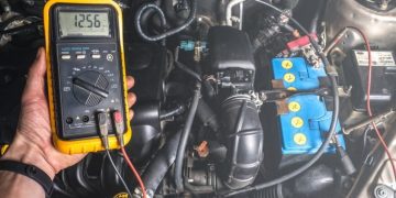 Dấu hiệu cảnh báo ắc quy xe của bạn đã quá cũ