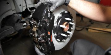 Hướng dẫn tìm và sửa chữa rò rỉ dầu phanh