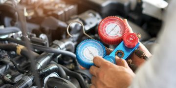 Dấu hiệu nhận biết điều hòa ô tô cần được sạc lại