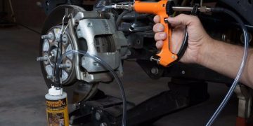 Khi nào thì bạn cần thay dầu phanh xe?