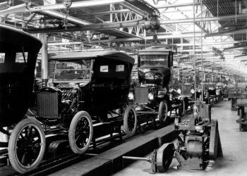 Henry Ford và Dây chuyền sản xuất và lắp ráp ô tô
