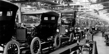 Henry Ford và Dây chuyền sản xuất và lắp ráp ô tô