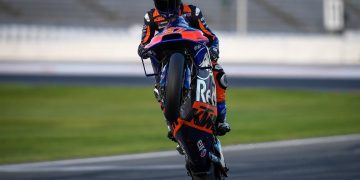 Hệ thống chống bốc đầu Anti-Wheelie mô tô hoạt động như thế nào