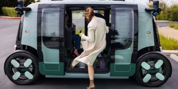 Zoox: ‘Kiến trúc sư’ xe tự hành & Robotaxi không vô lăng của Amazon