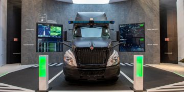 Tại sao TuSimple thất bại? Phân tích cú sụp đổ của kẻ tiên phong xe tải tự hành